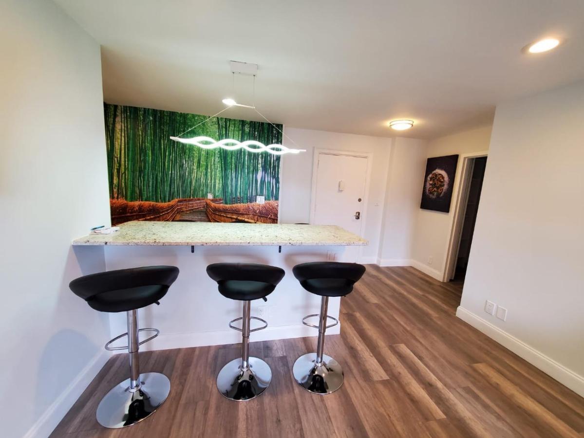 アトランタJust Renovated 3 Br/2Bath/ Parking+ Downtown Viewアパートメント エクステリア 写真