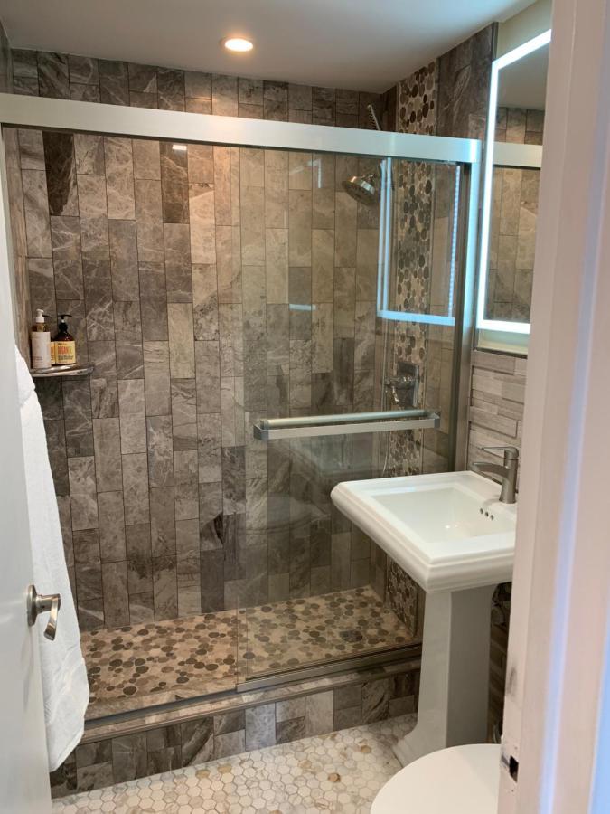 アトランタJust Renovated 3 Br/2Bath/ Parking+ Downtown Viewアパートメント エクステリア 写真