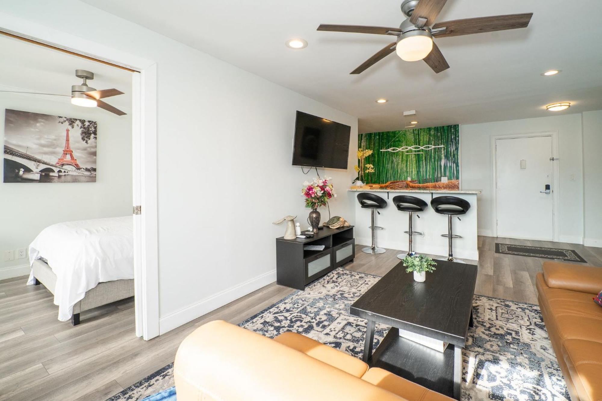 アトランタJust Renovated 3 Br/2Bath/ Parking+ Downtown Viewアパートメント エクステリア 写真
