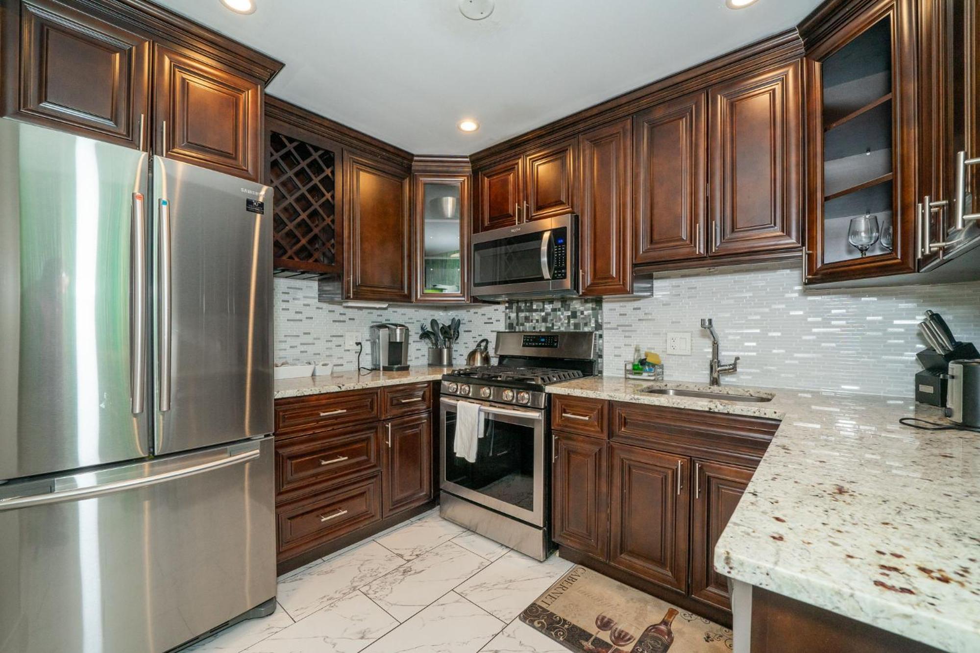 アトランタJust Renovated 3 Br/2Bath/ Parking+ Downtown Viewアパートメント エクステリア 写真