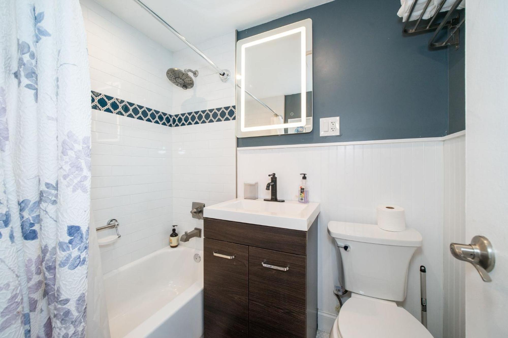 アトランタJust Renovated 3 Br/2Bath/ Parking+ Downtown Viewアパートメント エクステリア 写真