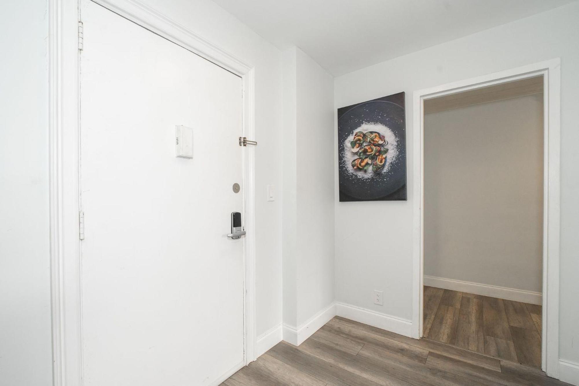 アトランタJust Renovated 3 Br/2Bath/ Parking+ Downtown Viewアパートメント エクステリア 写真